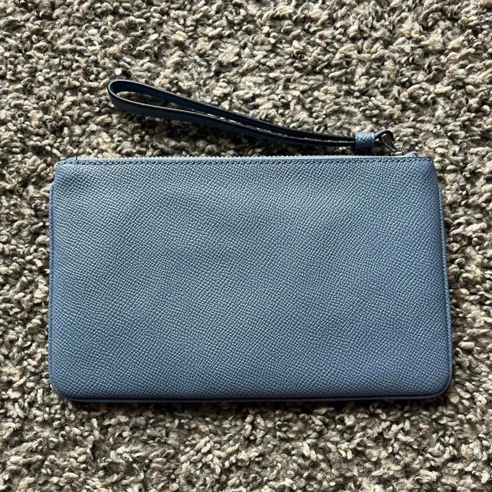 Coach Women Blue Crossgrain Leather Corner Zip Wristlet Wallet F58032